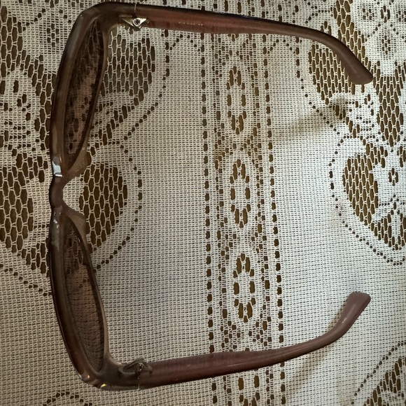 Coach 2 sunglasses with their cases - Picture 9 of 16